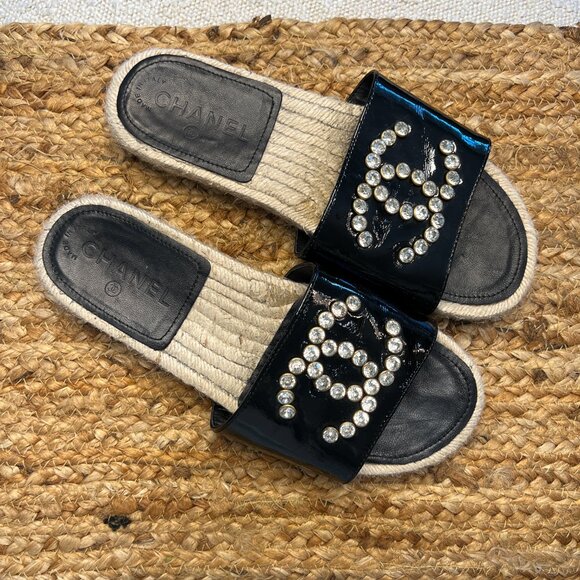 Chanel Patent Calfskin Crystal CC Espadrille Slip On Sandals/ SIZE: 40 - Picture 5 of 5